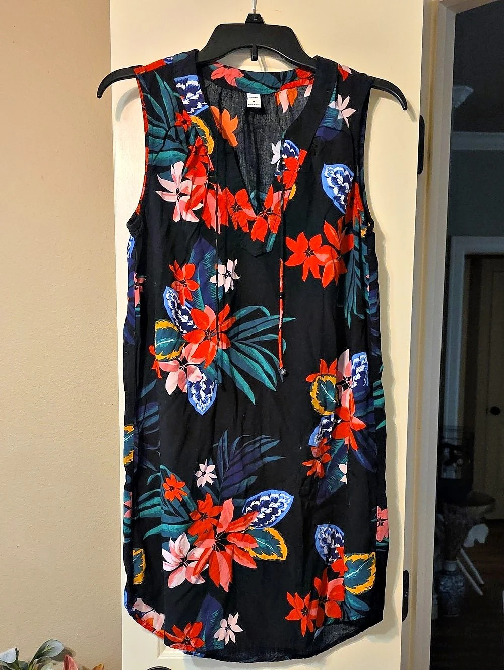 Old Navy Sleeveless Tie-Neck Shift Dress Floral Mini Black & Red Medium